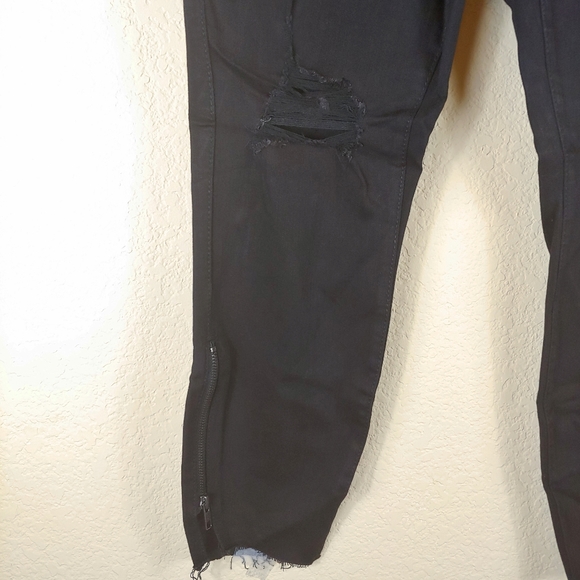 Torrid premium cropped jegging black jeans distressed raw hem size 16 - Picture 11 of 16